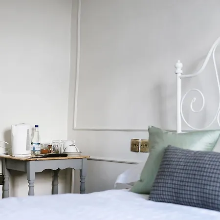 Snooty Fox Hotel