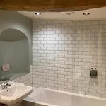 Snooty Fox Szálloda 3*