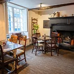 Snooty Fox Szálloda