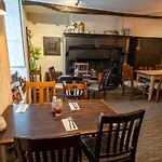 Snooty Fox Szálloda