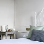 Snooty Fox Szálloda