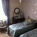 Snooty Fox Szálloda