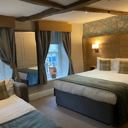 Snooty Fox Hotel