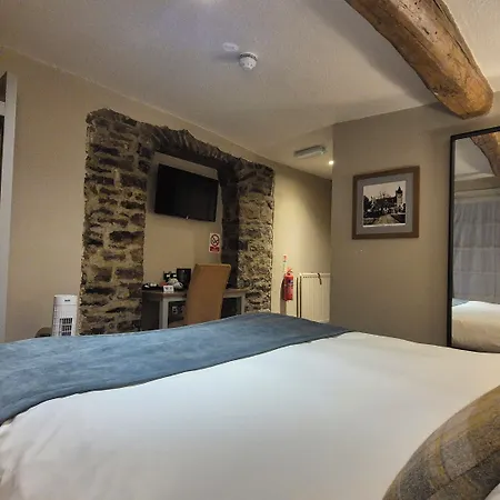 Snooty Fox Hotel 3*